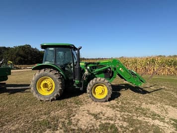 Main image John Deere 5090E